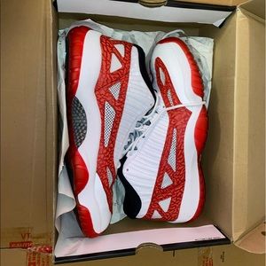 Air Jordan 11 Retro Low IE